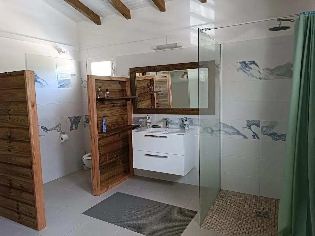 Holiday home Maison De Vacances A Deshaies 971